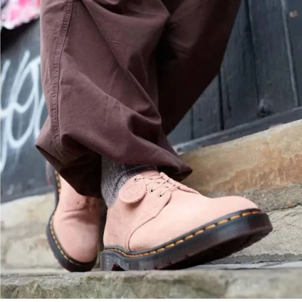 Dr Martens Smith Suede Dress Shoe Size 10 NEW
